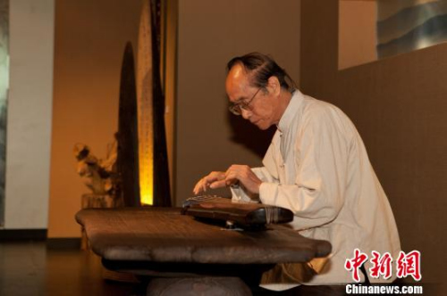 古琴大家吳釗 中國昆劇古琴研究會供圖 攝 古琴大家吳釗 中國昆劇古琴研究會供圖 攝