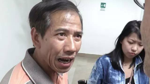 Kevin的父親和姐姐。（法國《歐洲時報》意大利版微信公眾號）