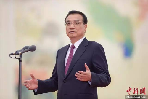 2015年7月6日，李克強(qiáng)會見出席首屆世界華僑華人工商大會的全體代表，并發(fā)表重要講話。