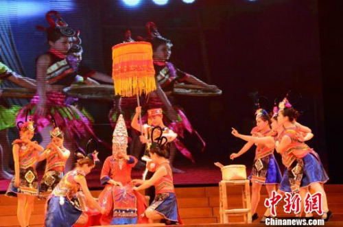圖為漳浦縣赤嶺畬族歌舞團。　張金川 攝