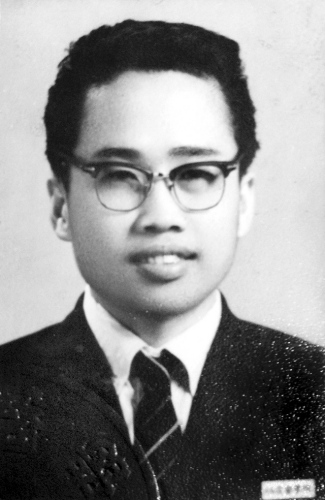 1964年大學(xué)畢業(yè)照。