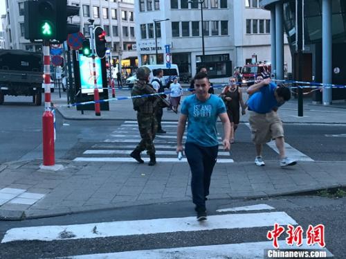 布魯塞爾警方隨后封鎖了中央火車站周邊。沈晨 攝