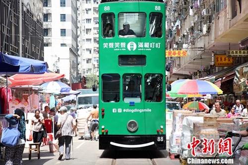 資料圖：香港回歸20年來，不少近百年歷史的街道不但風(fēng)采依然，而且容光煥發(fā)。