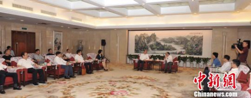 圖為座談會(huì)現(xiàn)場?！￡愔\荃 攝