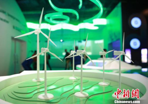 以“未來能源 綠色絲路”為主題的中國館呈現(xiàn)了在能源開發(fā)利用中的主張與成就?！∥凝埥?攝