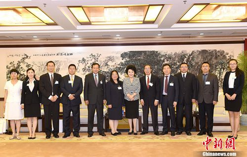 7月5日，中國國務(wù)院僑辦主任裘援平在北京會見旅美中國科學(xué)家工程師專業(yè)人士協(xié)會回國考察團一行。 <a target='_blank' >中新社</a>記者 張勤 攝