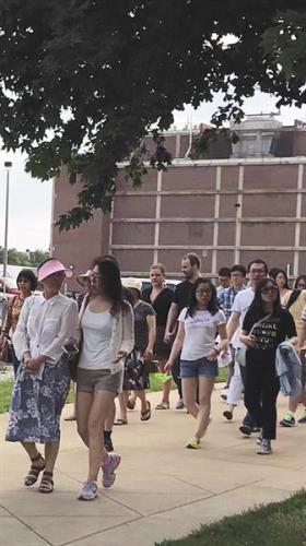 嫌疑人克里斯滕森疑似出現(xiàn)在章瑩穎祈禱會(huì)的現(xiàn)場。