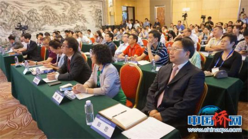 海內(nèi)外各界代表出席論壇 張暢 攝 海內(nèi)外各界代表出席論壇 張暢 攝