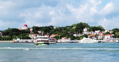 廈門輪渡公司通過廈鼓航線調(diào)整和游客分流，提高游客旅游體驗。
