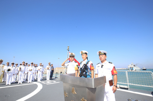 長春艦上的中國人民解放軍海軍官兵。（法國《歐洲時報》/ 張銳 攝）