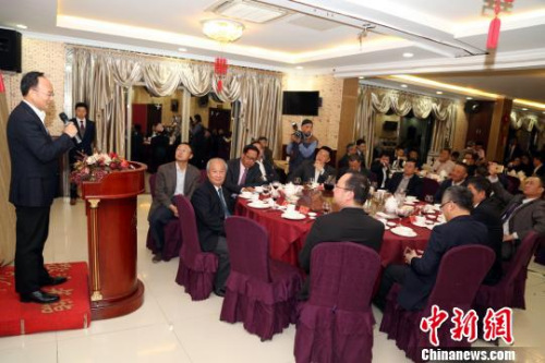 深圳市副市長、公安局長徐文海率代表團訪問南非，出席了南非-中國深圳總商會舉辦的歡迎晚宴?！∷畏綘N　攝