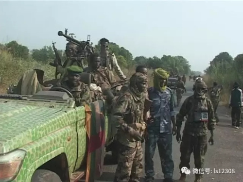 叛軍聯(lián)盟逼近圍困，一度撤僑十萬火急