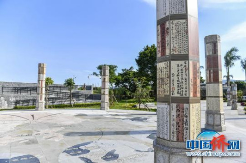 銀信紀(jì)念柱。陳驥旻 攝
