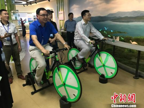 海外華文媒體高層參觀東江移民博物館?！⒅z