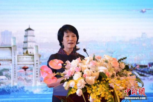 9月11日，第九屆世界華文傳媒論壇在福州閉幕。圖為中國新聞社總編輯王曉暉宣讀第九屆世界華文傳媒論壇宣言。<a target='_blank' >中新社</a>記者 崔楠 攝