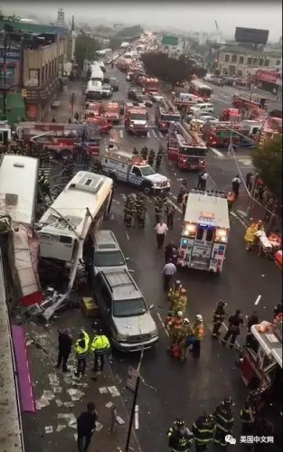 事發(fā)后緬街和北方大道大面積封路，公車和其余車輛改道，造成長時間交通擁堵。(美國中文網(wǎng))