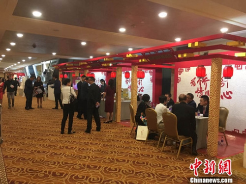 現(xiàn)場各種展位，包括法律咨詢，華文教育，華文媒體等。<a target='_blank'  >中新網(wǎng)</a>記者 富宇 攝