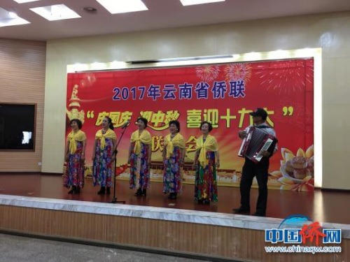 圖為聯(lián)歡會(huì)現(xiàn)場(chǎng)?！￡愳o　攝