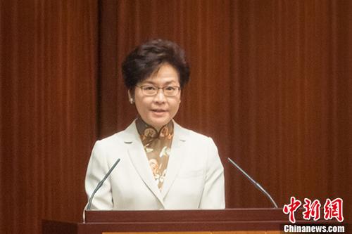 10月11日，香港特區(qū)行政長官林鄭月娥在特區(qū)立法會(huì)發(fā)表她上任后的第一份施政報(bào)告。 <a target='_blank' >中新社</a>記者 謝光磊 攝