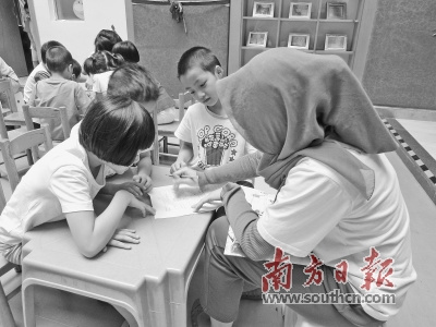 海外華文幼師培訓(xùn)班的學(xué)員在廣州實(shí)習(xí)。