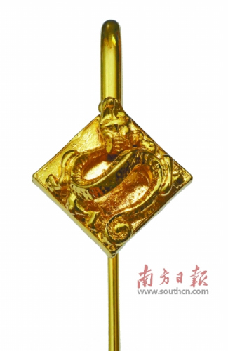 西漢南越王博物館開(kāi)發(fā)的龍鳳紋藝術(shù)書簽。