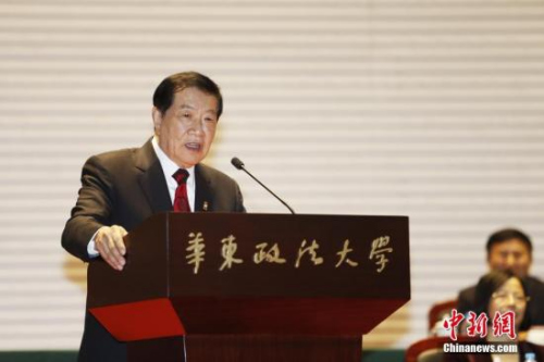 11月4日，全球首個(gè)以“華人神探”李昌鈺命名的法庭科學(xué)類博物館——李昌鈺法庭科學(xué)博物館在上海揭牌開(kāi)館。 <a target='_blank' >中新社</a>記者 張亨偉 攝