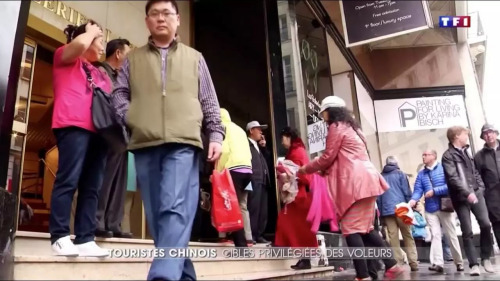 法國電視一臺(TF1)曾報道中國游客一直是盜竊搶劫團伙的目標(biāo)。（《歐洲時報》微信公眾號“向東向西”）