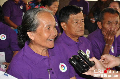 來(lái)自萬(wàn)象省67歲的帕·坦瑪馮8日來(lái)醫(yī)院進(jìn)行復(fù)檢。