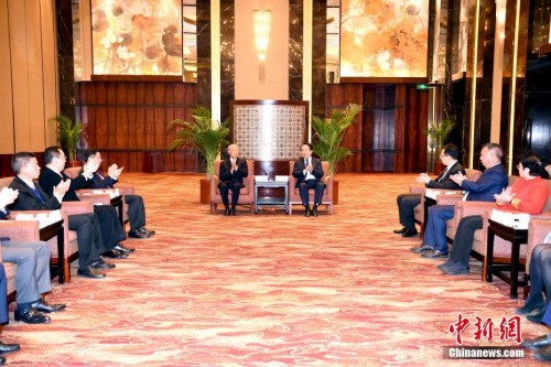 11月9日，國務院僑辦副主任譚天星在北京會見香港浙江省同鄉(xiāng)會聯(lián)合會訪問團。<a target='_blank' >中新社</a>記者 張勤 攝