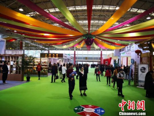 11月15日，第十一屆海峽兩岸茶業(yè)博覽會現(xiàn)場?！￡悅?攝