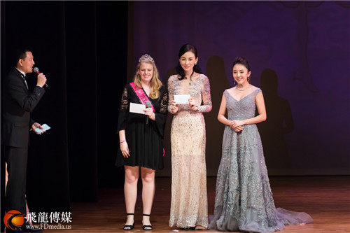 榮獲Texas Teen Miss Amazing 2017，Anne Marie Buckle 把兩歲小朋友Julianna Montgomery (七月)繪畫的T恤義賣款捐給BCG天使媽媽基金會，這個基金會零費用，所有資金全部捐殘障兒童。