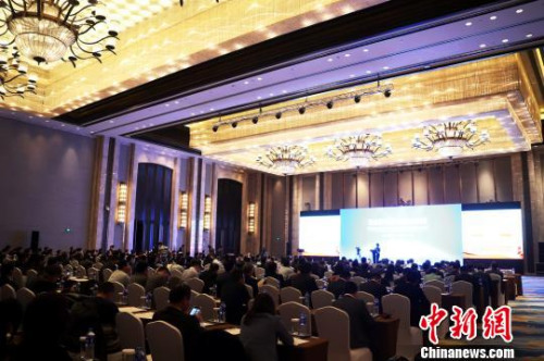 27日，由國務(wù)院僑辦主辦、江西省外僑辦承辦的第八屆海外華僑華人專業(yè)協(xié)會會長聯(lián)席會在江西南昌舉行?！⒄祭?攝