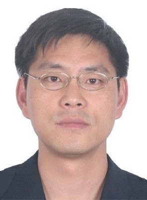 李文革，原云南省昆明市盤龍區(qū)國稅局工會主席。圖片來源：人民日報客戶端。