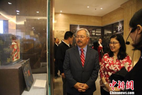 資料圖：圖為美國舊金山市長李孟賢一行訪問貴州茅臺?！■暮陚?攝