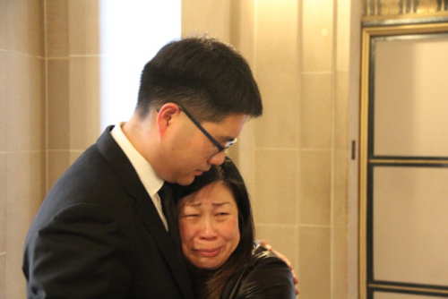 李孟賢中文助理、市府新聞辦公室副主任林偉浩和舊金山對華辦公室負(fù)責(zé)人趙翠薇。