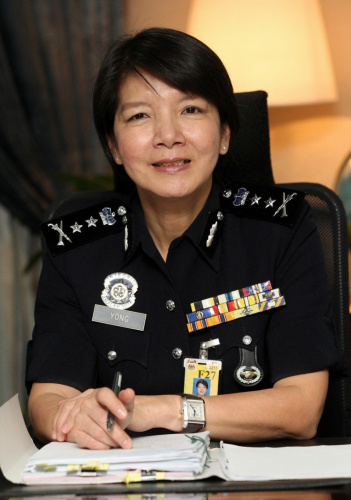 楊麗珠希望能在任內(nèi)盡力提升和改革警察學(xué)院，訓(xùn)練出有足夠知識的高級警官，以適應(yīng)不斷變化的大環(huán)境。(馬來西亞《星洲日報》)