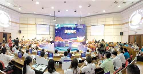 創(chuàng)新創(chuàng)業(yè)大賽為我市企業(yè)成長提供了一個很好的平臺。圖為第六屆中國創(chuàng)新創(chuàng)業(yè)大賽(廣東·江門賽區(qū))暨2017年江門市“科技杯”創(chuàng)新創(chuàng)業(yè)大賽總決賽現(xiàn)場。