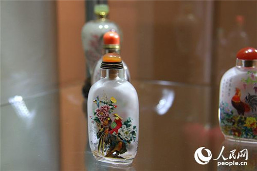 廣東內(nèi)畫傳承人賴斯佳的內(nèi)畫作品玲瓏剔透，極富美感。(攝影：吳玉潔)