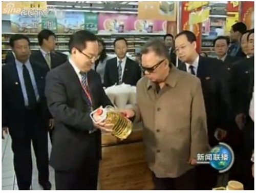 2011年，金正日在揚(yáng)州一家超市。