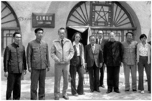 李光耀(左三)1976年5月訪問延安。
