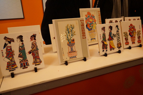 皮影展示臺(tái)。