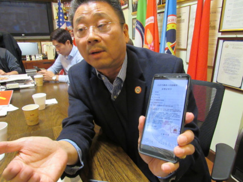 亞總會會長陳善莊表示，最近一周內已經接到30位民眾投訴詐騙電話。(美國《世界日報》/顏嘉瑩 攝)