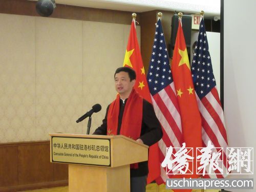 1月17日，中國(guó)駐洛杉磯總領(lǐng)館古今參贊向華文媒體介紹“2018歡樂(lè)春節(jié)”總體情況。(僑報(bào)記者翁羽攝)