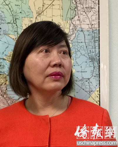 華裔律師華強呼吁女性站出來，高聲說出#MeToo。（僑報記者邱晨攝）