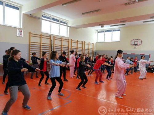 太極拳現(xiàn)場教學(xué)。