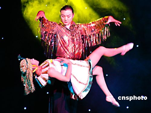 魔術師李寧，他是獲世界魔術比賽“金魔棒獎”的亞洲第一人。