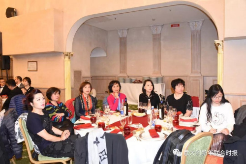 與會(huì)嘉賓出席換屆儀式。 （意大利《新華聯(lián)合時(shí)報(bào)》微信公眾號(hào)）