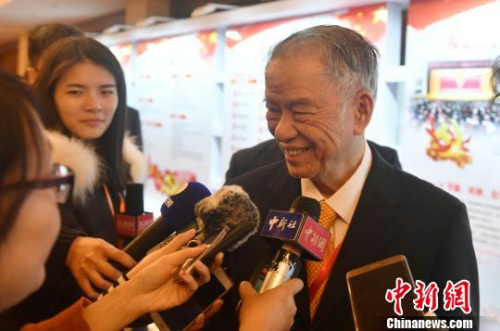 陳永栽在福州接受記者采訪?！蚊鳌z