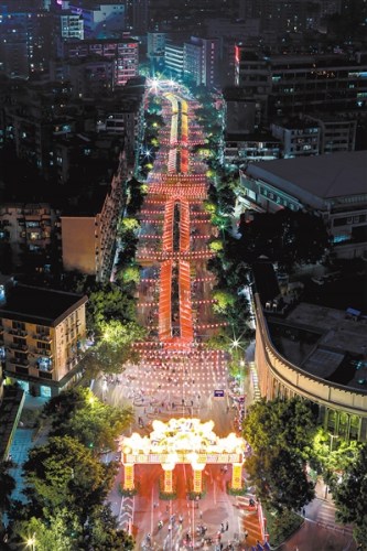 資料圖：荔灣花市（片）。 廣州日?qǐng)?bào)全媒體記者蘇俊杰 攝