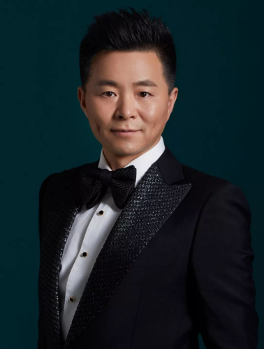 資料圖。王宏偉，總政歌舞團著名男高音歌唱家，國家一級演員，全國青聯(lián)常委，中國文藝志愿者協(xié)會理事。代表作有《西部放歌》、《兒行千里》、《故土情》等。